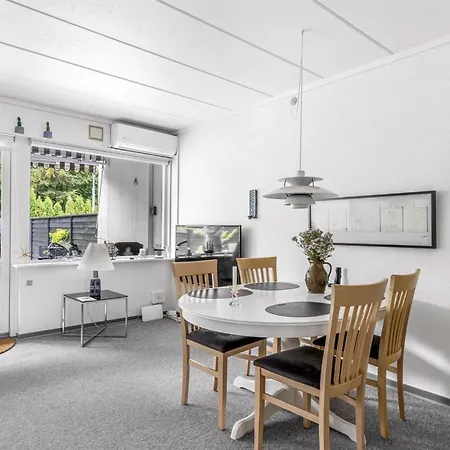 Maureen - 150m From The Sea By Interhome