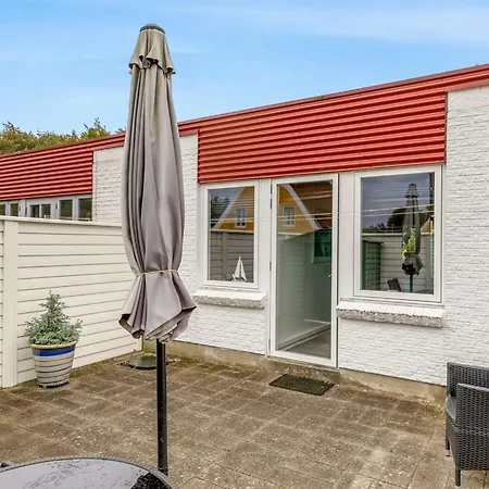 Maureen - 150m From The Sea By Interhome